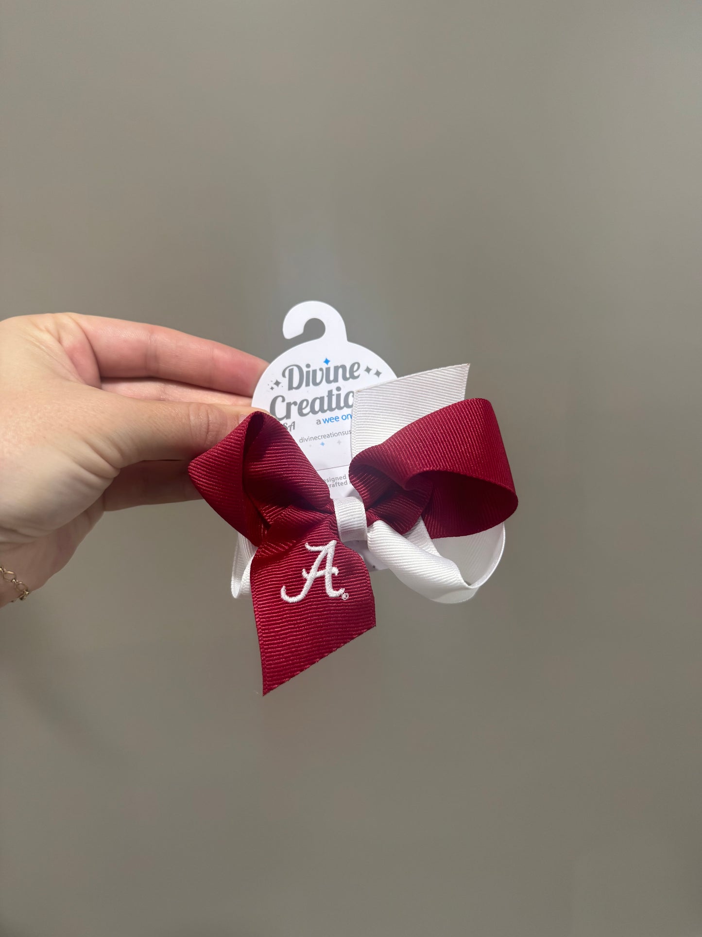 Medium 2 Toned Embroidered Logo Bow Bama