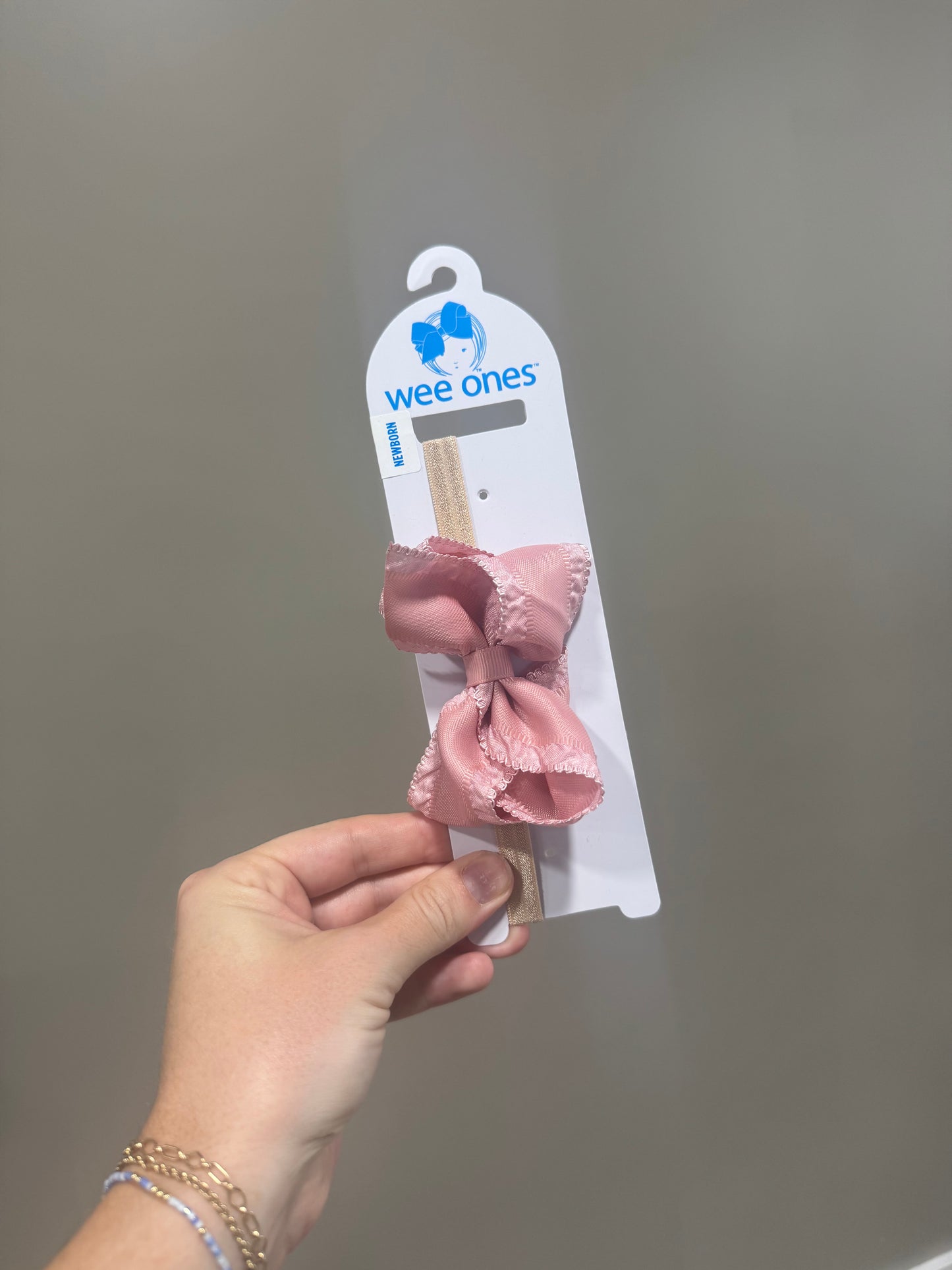 Medium Ruffle Edge Bow on Baby Band