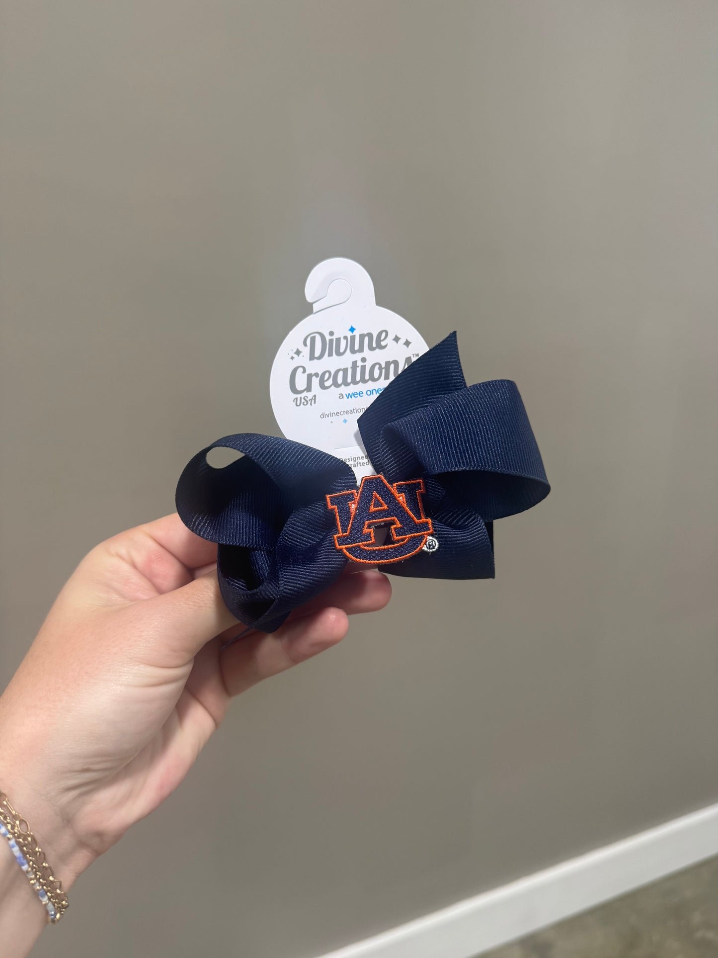 Medium GG Bow with Auburn Patch