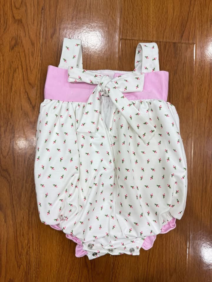 Mama’s Girl French Knot