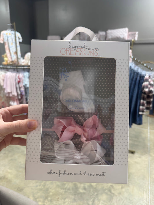 GIFT BOX W/ WHITE NEWBORN FOLDED CUFF SOCK, PBKM W