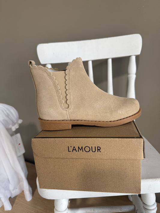 Nicola Chelsea Boot Sand Suede