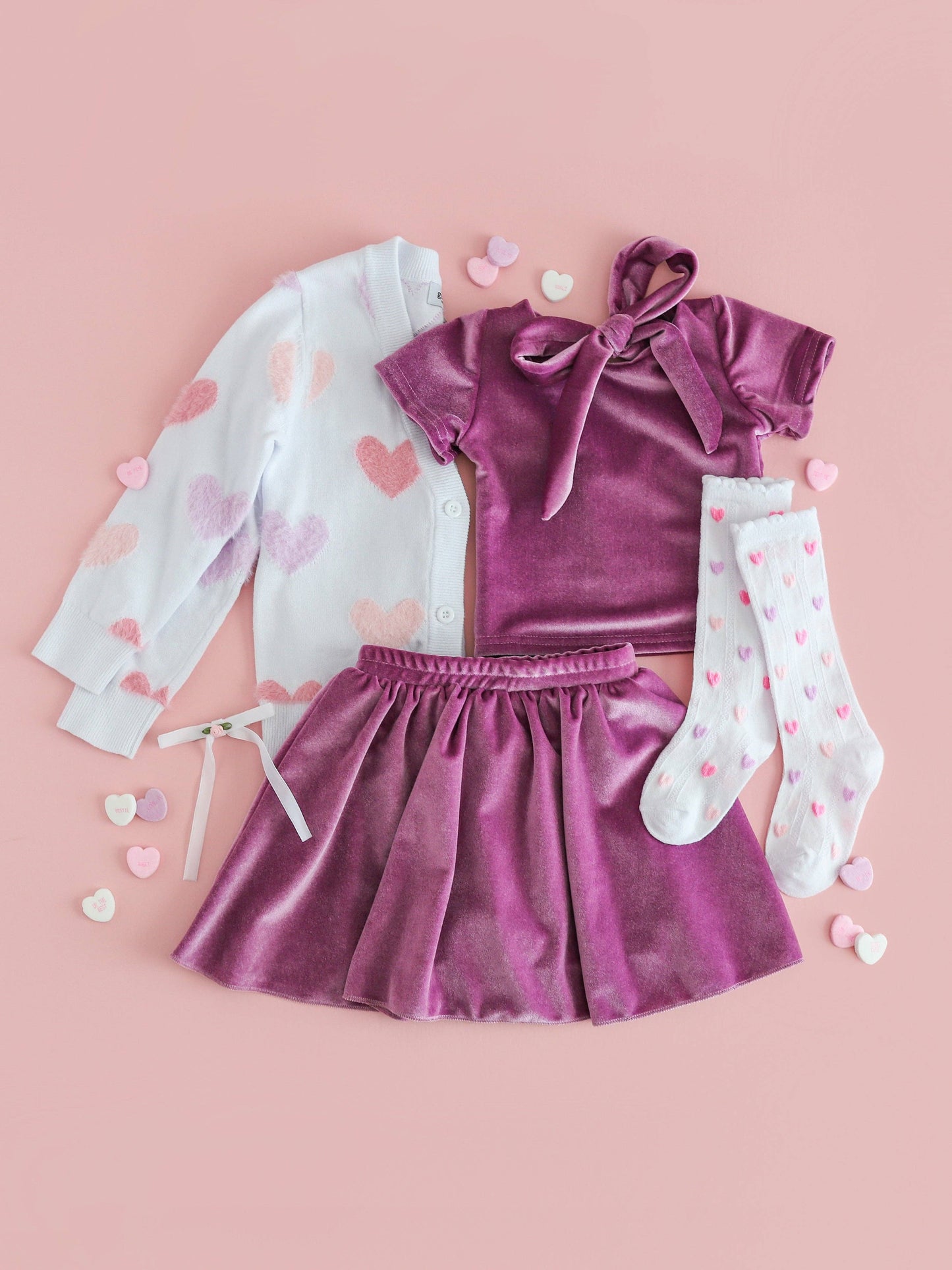 Darling Hearts Scalloped Knee High Socks