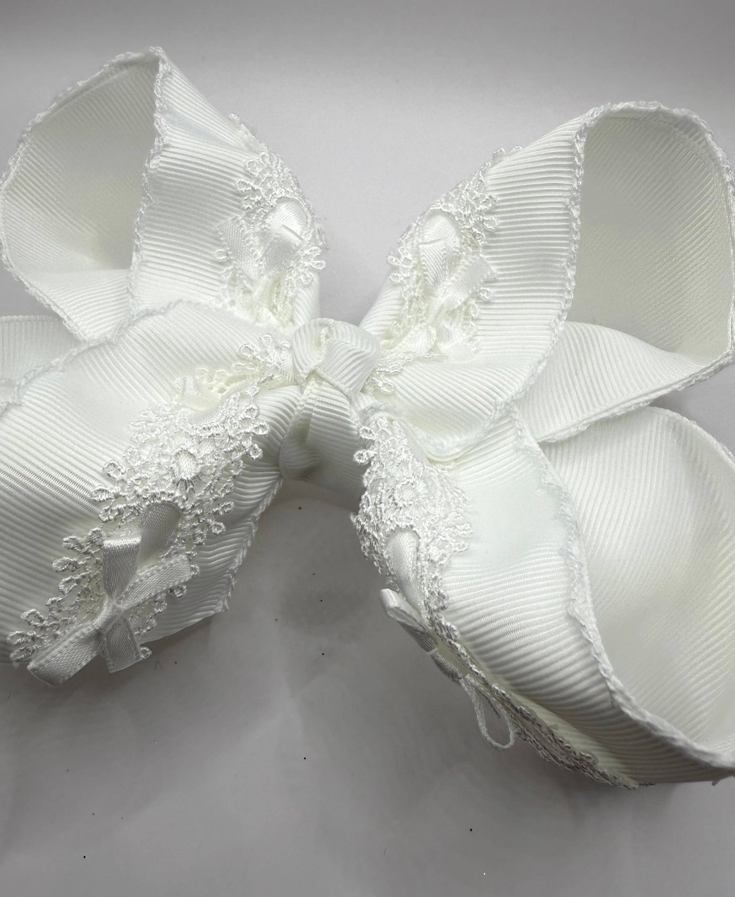 White Bow Lace Moonstitch