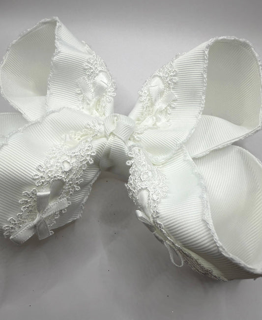 White Bow Lace Moonstitch